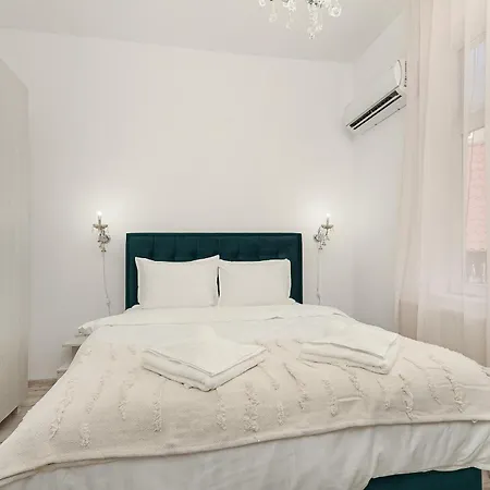 Spacious 3Br Retreat In Central Bucarest Esterno foto