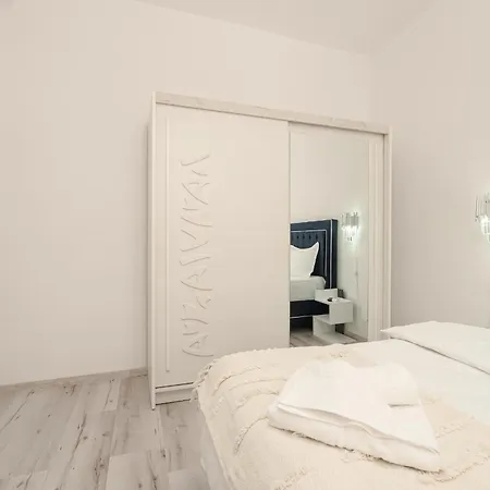 Spacious 3Br Retreat In Central Bucarest Esterno foto