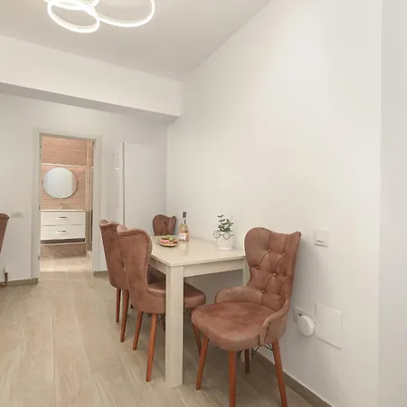 Spacious 3Br Retreat In Central Bucarest Esterno foto
